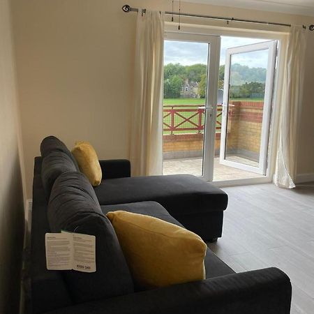 Large, Spacious 3 Bedroom Sleeps 6, Apartment For Contractors And Holidays In Lewisham, Greater London - 1 Free Parking Space & Free Wifi Exterior foto