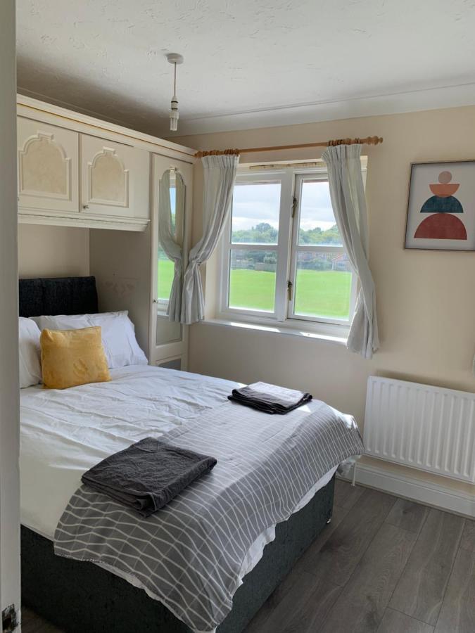 Large, Spacious 3 Bedroom Sleeps 6, Apartment For Contractors And Holidays In Lewisham, Greater London - 1 Free Parking Space & Free Wifi Exterior foto